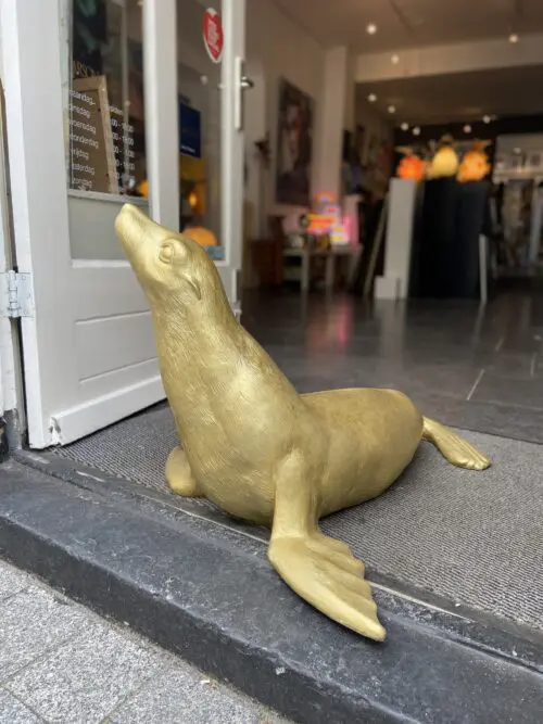 Ottmar Hörl - Sealion Gold