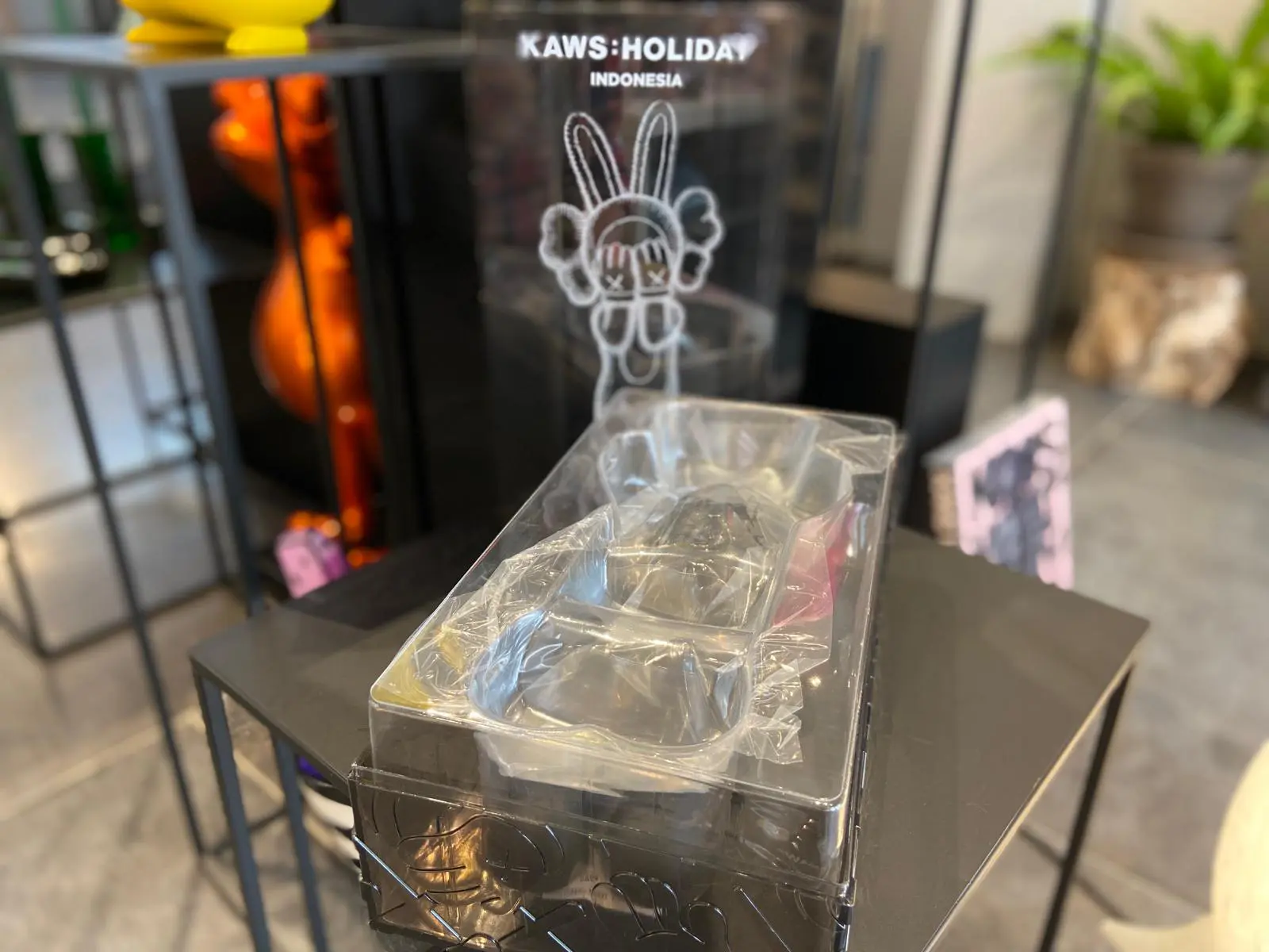 KAWS - Holiday Indonesia - Black | The Arts