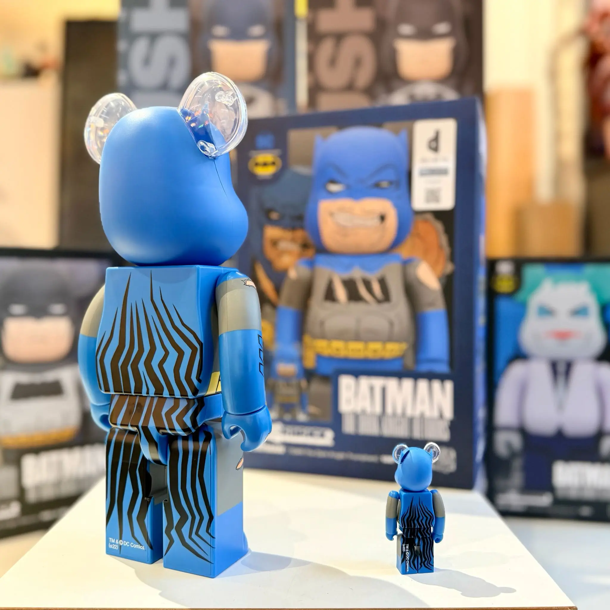 400% & 100% Bearbrick Set - Batman (The Dark Knight Triumphant) - Afbeelding 2