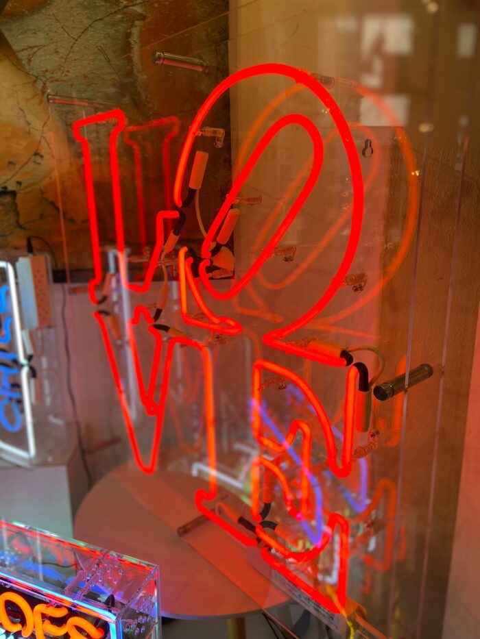 LOVE - Real Neon Art